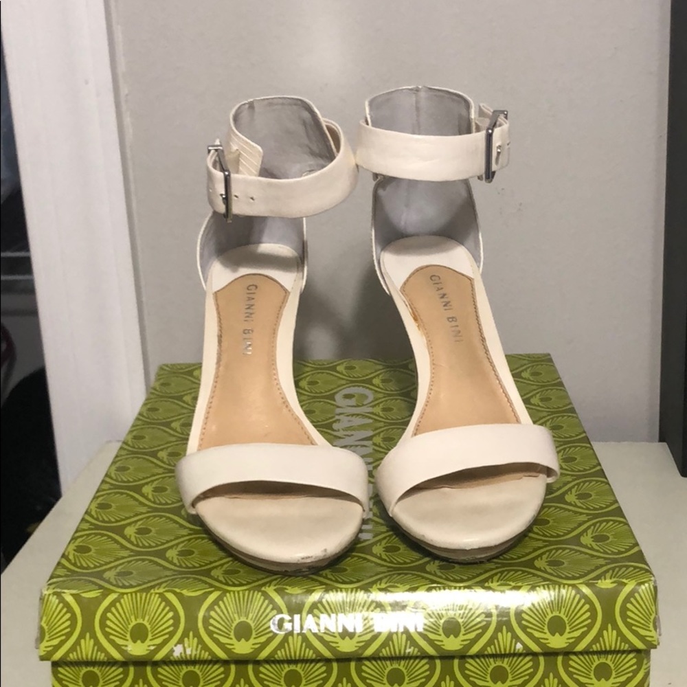 Gianni Bini White Heels